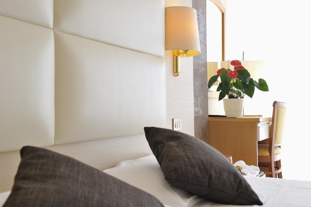 Hotel Conca Verde Линьяно-Саббьядоро Номер фото